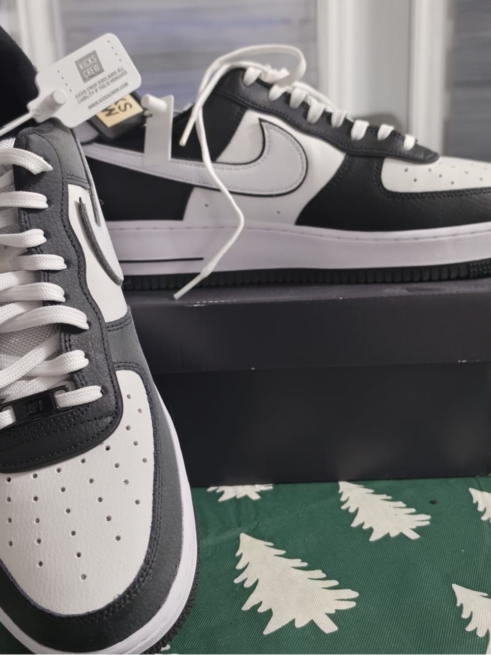 Nike Black & White Low-Top Leather Sneakers